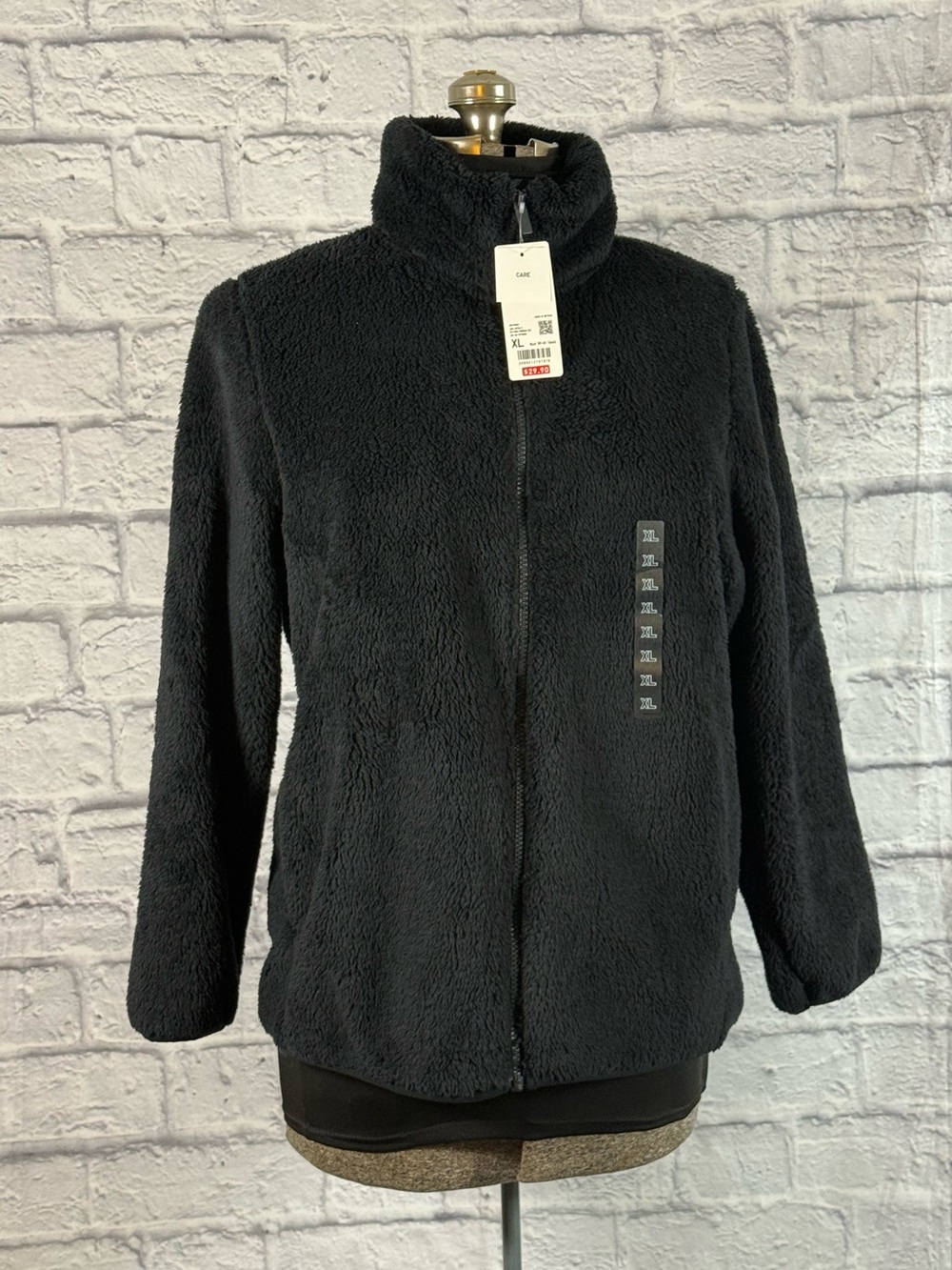 NWT Uniqlo Black Fluffy Yarn Fleece Full Zip Jacket XL